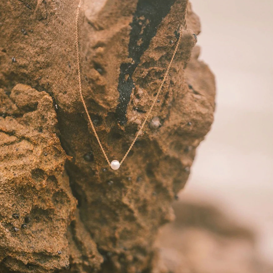 Minimalist Pearl Necklace