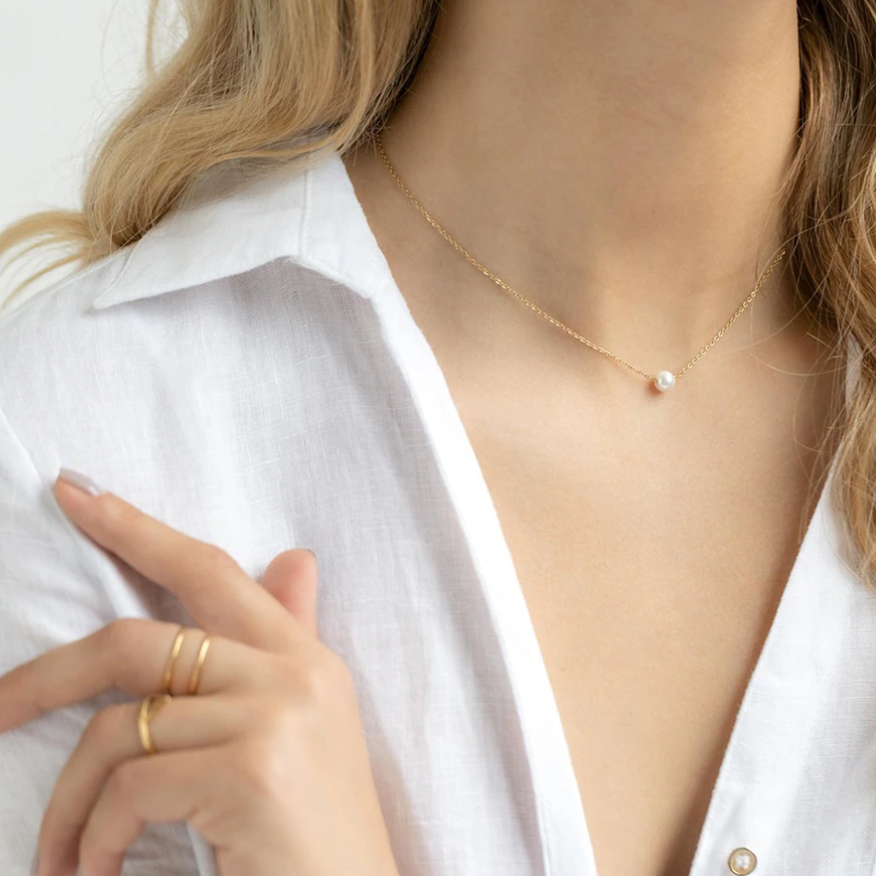 Minimalist Pearl Necklace